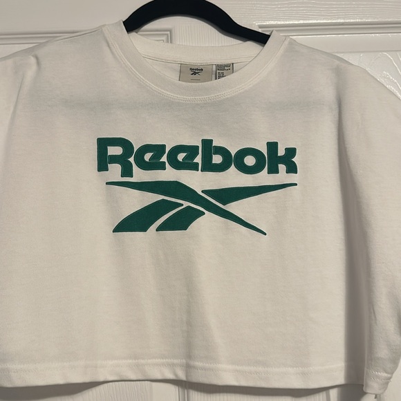 BNWTS Reebok Forever 21 White Tee with Green Logo, Sz Xsmall - Picture 2 of 5
